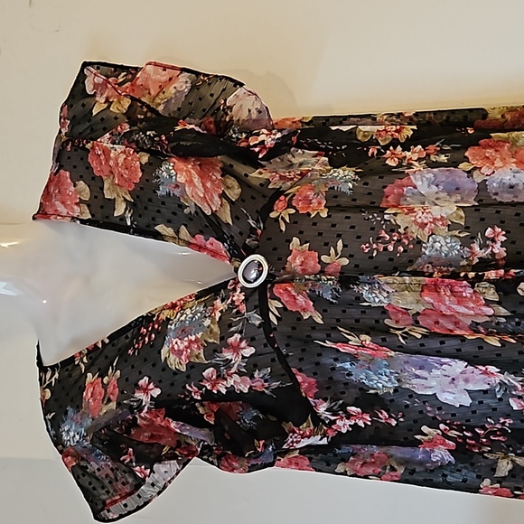 Betsey Johnson Black Floral Ruffle Sleeve Maxi Duster - Picture 2 of 8